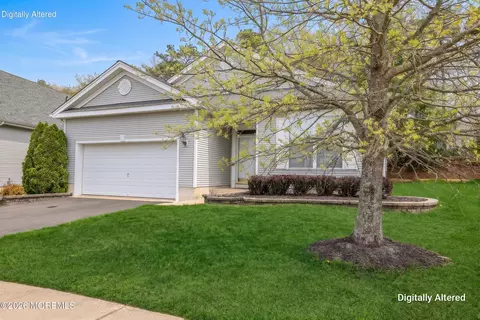 30 Silver Lake Dr, Barnegat, NJ 08005