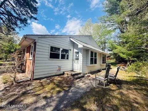 157 Hudson Pkwy #C, Whiting, NJ 08759