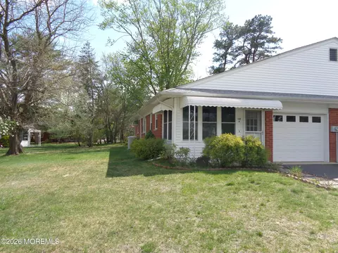 118 A Hope Rd, Whiting, NJ 08759