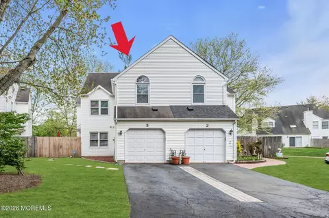 3 Alcott Ct, Freehold, NJ 07728