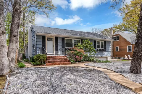 704 Barberry Dr, Brick, NJ 08723