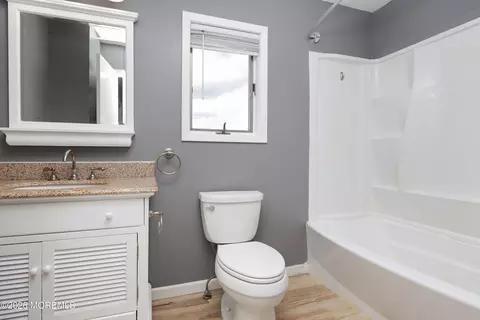 Bath - 105 Atlantic Ave, Waretown, NJ 08758 photo 3 of 3