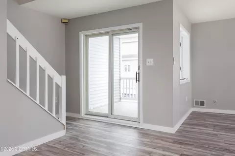 Living - 105 Atlantic Ave, Waretown, NJ 08758 photo 6 of 7
