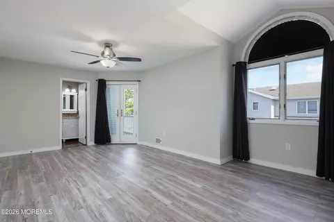 Living - 105 Atlantic Ave, Waretown, NJ 08758 photo 7 of 7