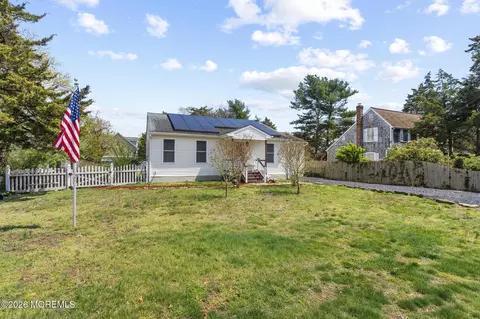 389 Bay Ave, Tuckerton, NJ 08087