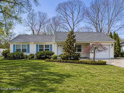 48 Morton Ave, Monroe, NJ 08831