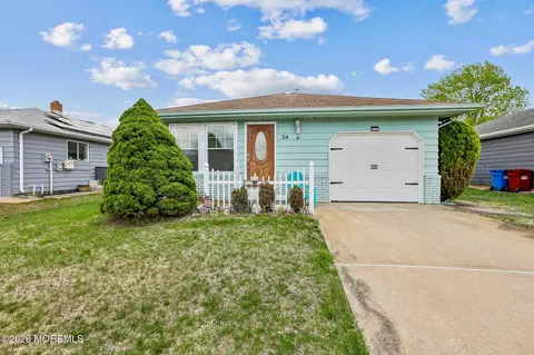24 Saint Kitts Dr, Toms River, NJ 08757