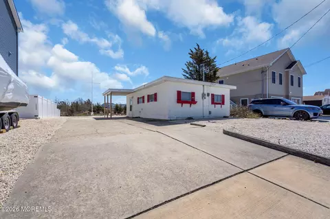 413 Twin Lakes Blvd, Little Egg Harbor, NJ 08087