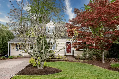 75 Lakeview Dr, Allentown, NJ 08501
