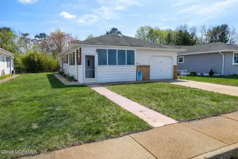 23 Barbados Dr S, Toms River, NJ 08757