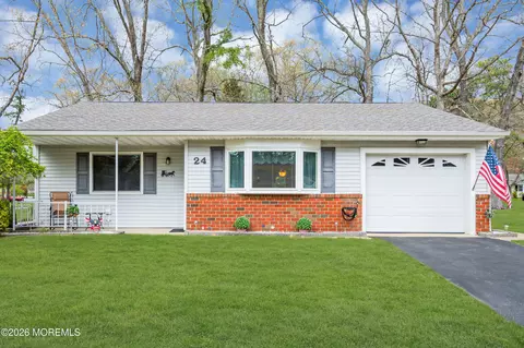 24 Texas Blvd, Whiting, NJ 08759