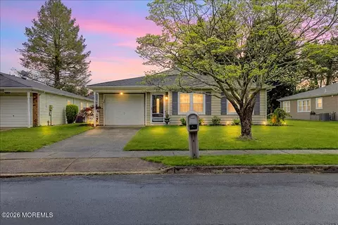 11 Tennis Ct, Brick, NJ 08723