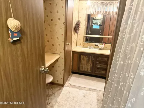 Bath - 27 Rose Dr, Jackson, NJ 08527 photo 2 of 2
