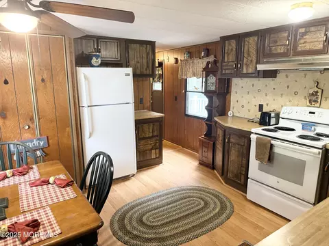 Kitchen - 27 Rose Dr, Jackson, NJ 08527 photo 4 of 5