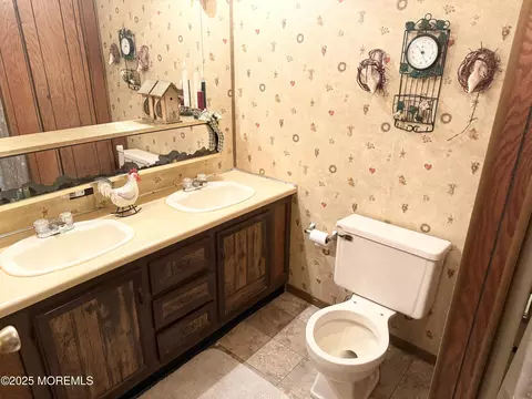 Bath - 27 Rose Dr, Jackson, NJ 08527 photo 1 of 2