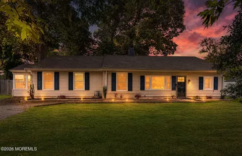 609 Main St, Bayville, NJ 08721
