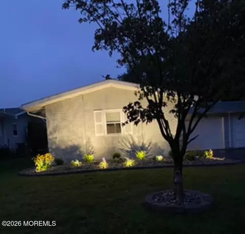 6 Patmore Rd, Brick, NJ 08724