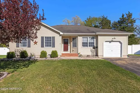 7 Sandy Ct, Little Egg Harbor, NJ 08087