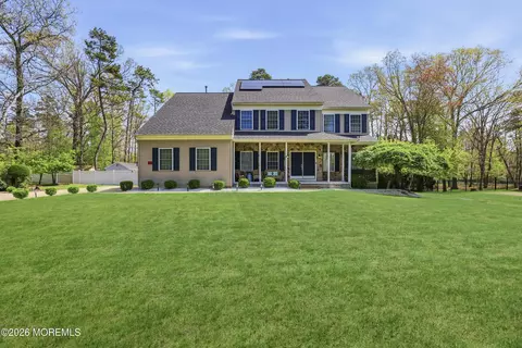 4 Ambassador Ct, Jackson, NJ 08527