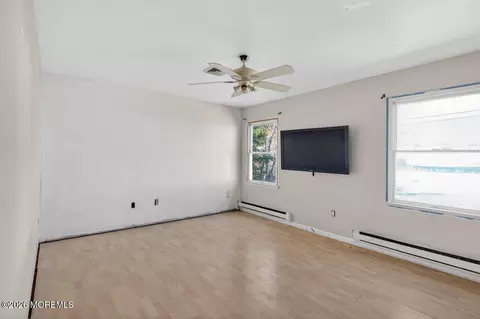 Living - 127 E Lakeside Dr E, Forked River, NJ 08731 photo 2 of 2