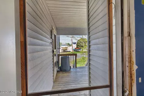 Exterior - 127 E Lakeside Dr E, Forked River, NJ 08731 photo 2 of 6