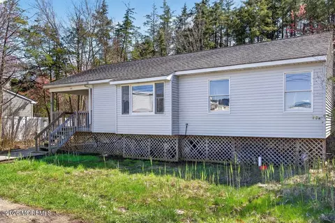 127 E Lakeside Dr E, Forked River, NJ 08731