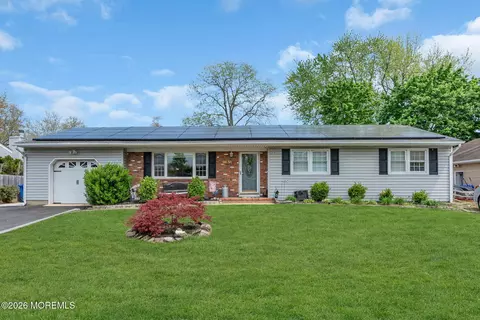 453 Lafayette Dr, Brick, NJ 08723