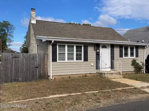 25 Hart St, Keansburg, NJ 07734