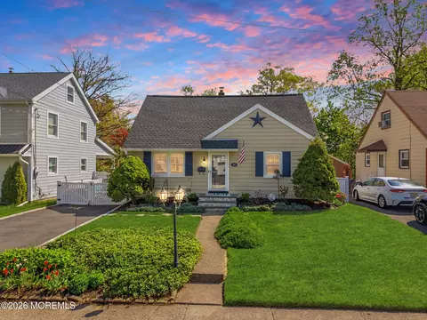 44 Bromley Pl, Bloomfield, NJ 07003