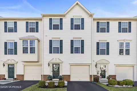 5 Jake Dr, Tinton Falls, NJ 07712