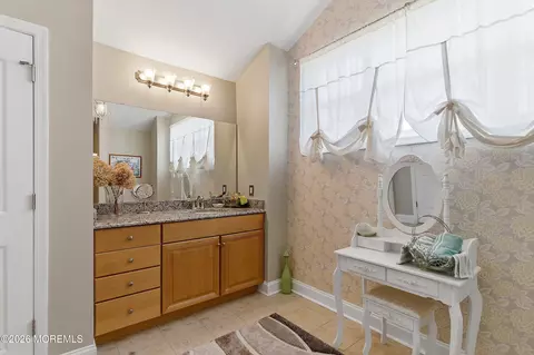 Bath - 79 Strathmere St, Waretown, NJ 08758 photo 3 of 5