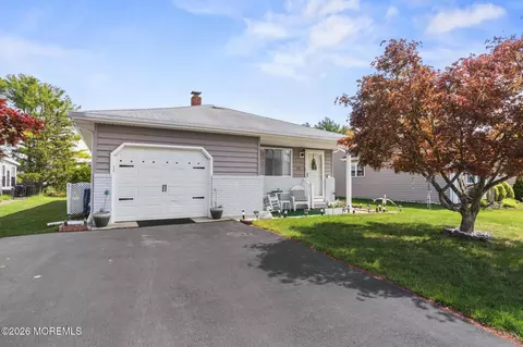 374 Barbados Dr N, Toms River, NJ 08757