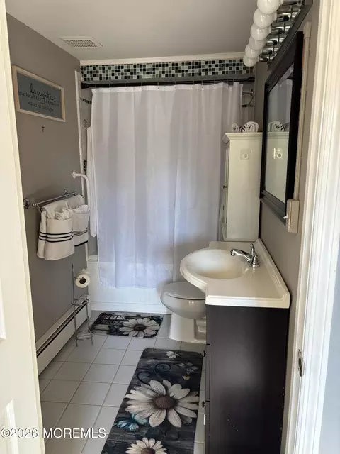 Bath - 42 Central Avenue Ave, Waretown, NJ 08758 photo 1 of 2