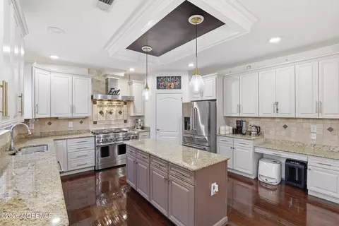 Kitchen - 21 Conor Rd, Jackson, NJ 08527 photo 3 of 4