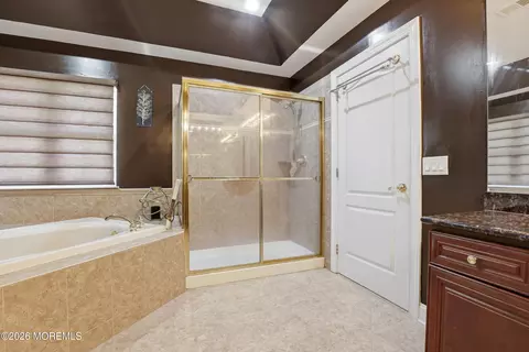 Bath - 21 Conor Rd, Jackson, NJ 08527 photo 4 of 6