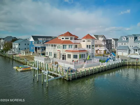 256 Cedar Dr, Bayville, NJ 08721