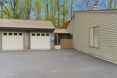 7 Hampton Ct, Red Bank, NJ 07701