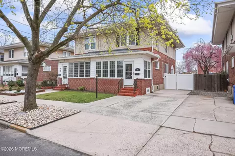 75 Main St, Roebling, NJ 08554