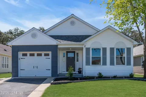 80 Canterbury Ln, Toms River, NJ 08757