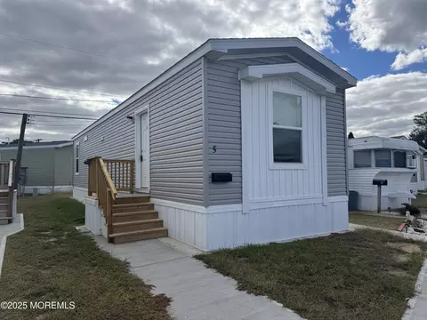 5 Avenue B, Keansburg, NJ 07734