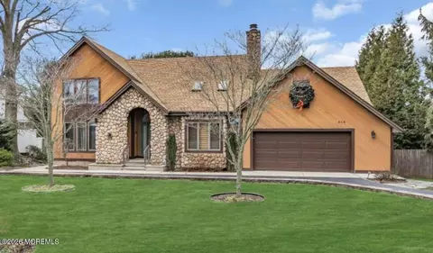 413 Line Rd, Aberdeen, NJ 07747