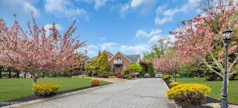 176 Oakland Mills Rd, Manalapan, NJ 07726