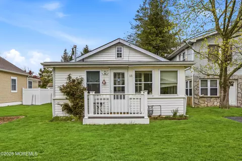 15 W Arverne Ave, Ocean Gate, NJ 08740