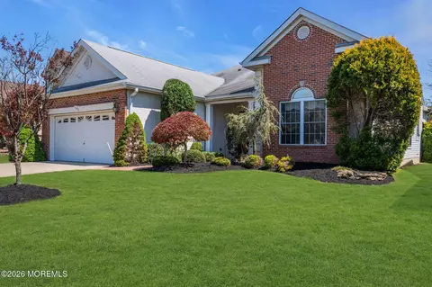 39 Baltusrol Dr, Jackson, NJ 08527
