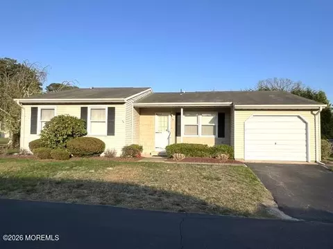 14 Berry Hill Rd #72, Whiting, NJ 08759