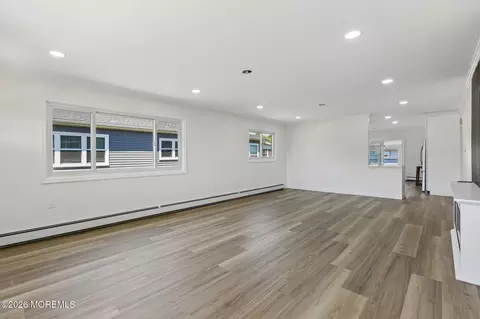 Living - 8 Tijuana Ct, Toms River, NJ 08757 photo 4 of 4