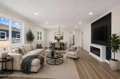 Living - 8 Tijuana Ct, Toms River, NJ 08757 photo 2 of 4