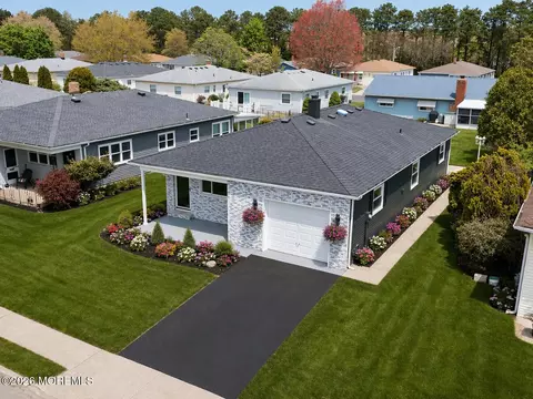 View/Area - 8 Tijuana Ct, Toms River, NJ 08757 photo 1 of 4