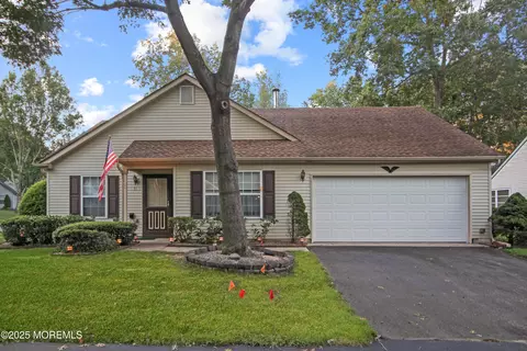 71 Morning Glory Ln, Whiting, NJ 08759