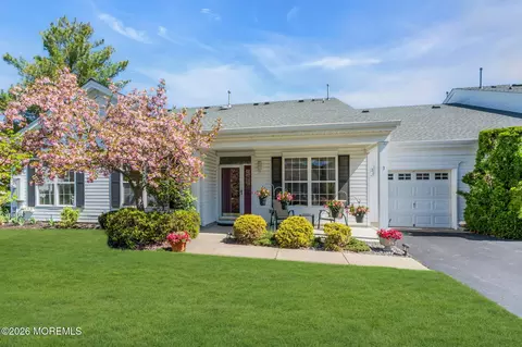 3 Golden Willows Ave, Lakewood, NJ 08701